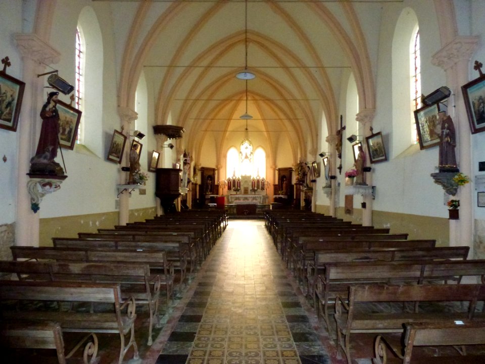 Église de La Neuville aux Tourneurs, intérieur