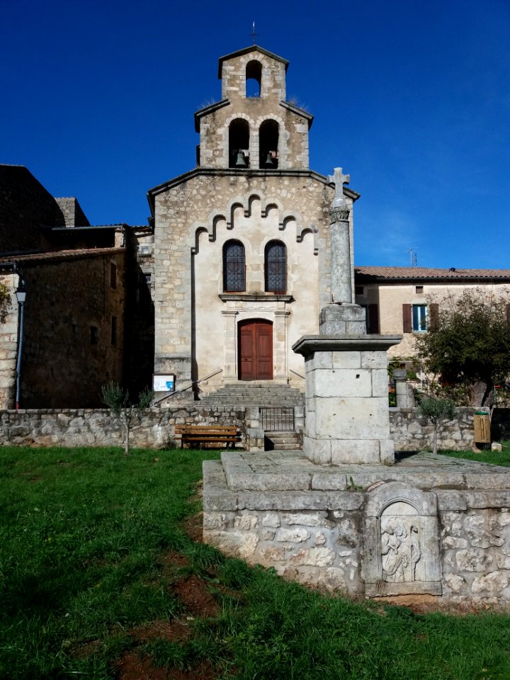 Église Saint-Marc de Montréal - Façade et croix