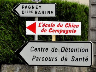 Écrouves (Meurthe-et-M.) various road signs