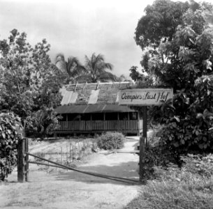 'Oompie's Lust Hof', huis in Suriname, Bestanddeelnr 252-6437