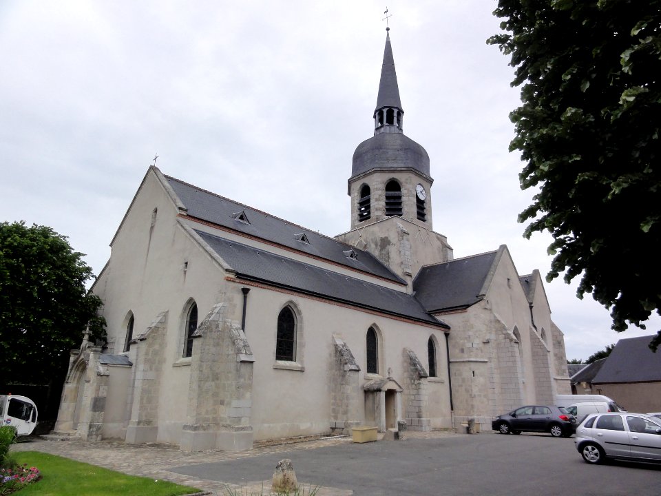 Église Saint-Victor d'Artenay (Loiret) éxtérieur