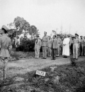 “Victory day herdenking Palembang. Plechtigheid op ereveld. e plechtige kransl…, Bestanddeelnr 14203