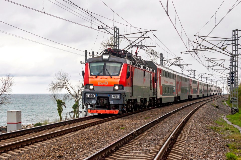 ЭП20-023, Russia, Krasnodar krai, Loo station (Trainpix 193617)
