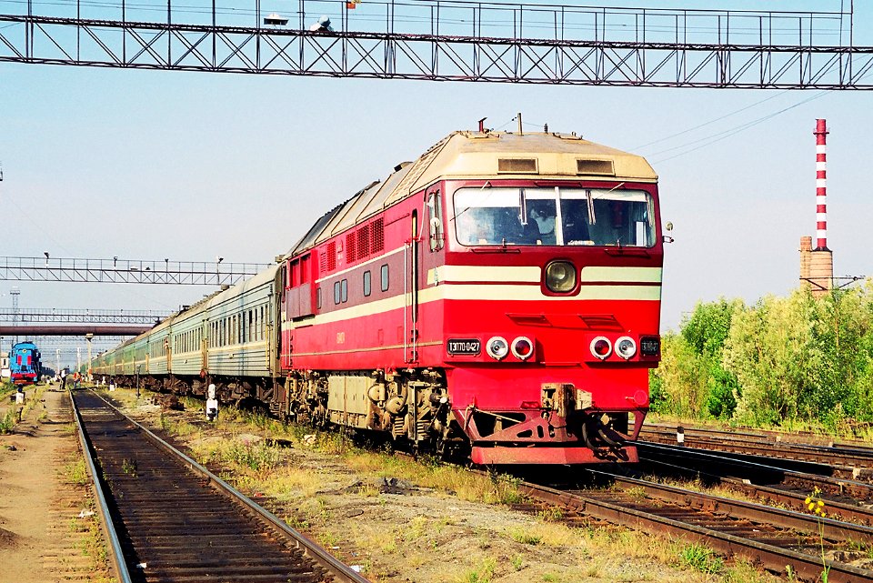 ТЭП70-0427, Россия, Ханты-Мансийский автономный округ, станция Сургут (Trainpix 142736)