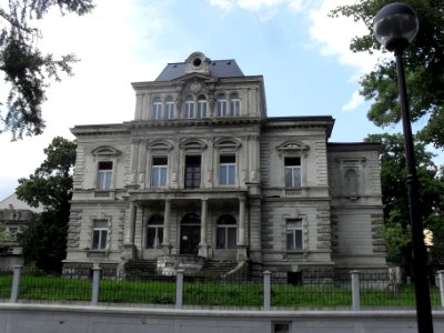 (TTO) Vila (Teplice) - zanedbánek vedle knihovny 5