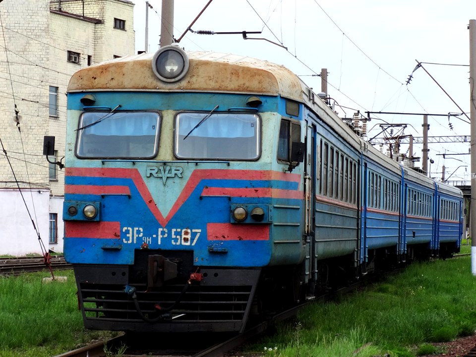 ЭР9М-587, Kazakhstan, Karaganda region, Karaganda-Sorting station (Trainpix 132721)