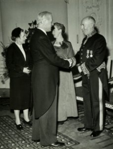 (Links) D'Ailly, (rechts) Prinsen, Dr. M.J. NL-HlmNHA 5400463579