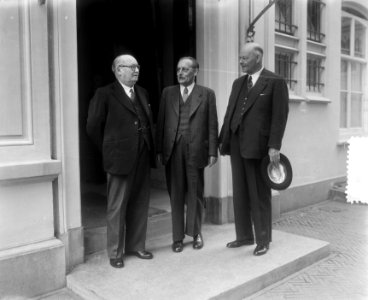 Zuid Afrikaanse Pr. dr. Malan door Dr. Drees ontvangen, Bestanddeelnr 905-7716