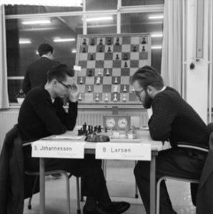 Zone-schaaktoernooi te Berg en Dal , Johannessen (l) tegen B Larsen, Bestanddeelnr 911-8322