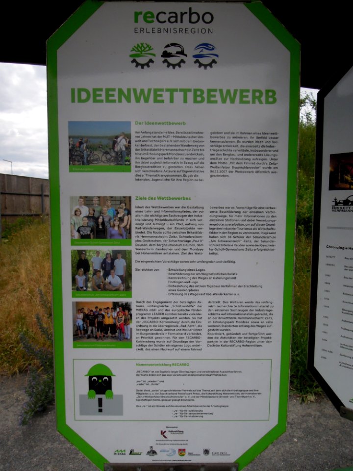 Zuckerbahn-Radweg in Zeitz an der Anschlussstelle Naumburger Straße beim ehem. Hermannschacht -RECARBO-Infotafel Kohleradweg- im Juli 2019b