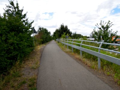 Zuckerbahn-Radweg in Zeitz nahe Anschlussstelle Naumburger Straße beim ehem. Hermannschacht im Juli 2019