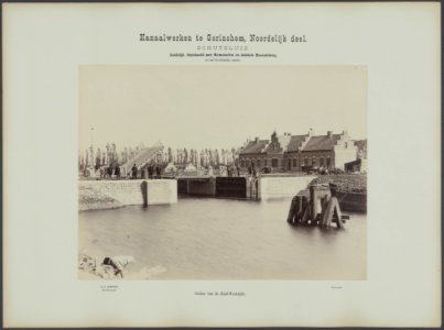 Zuidelijk sluishoofd met remstoelen en dubbele basculebrug. Gezien van de zuid-w, Bestanddeelnr 682