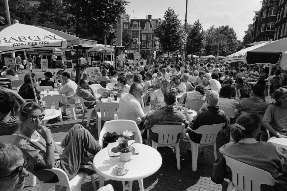 Zonnige terrasjes in Amsterdam, Rembrandtsplein, Bestanddeelnr 934-0489