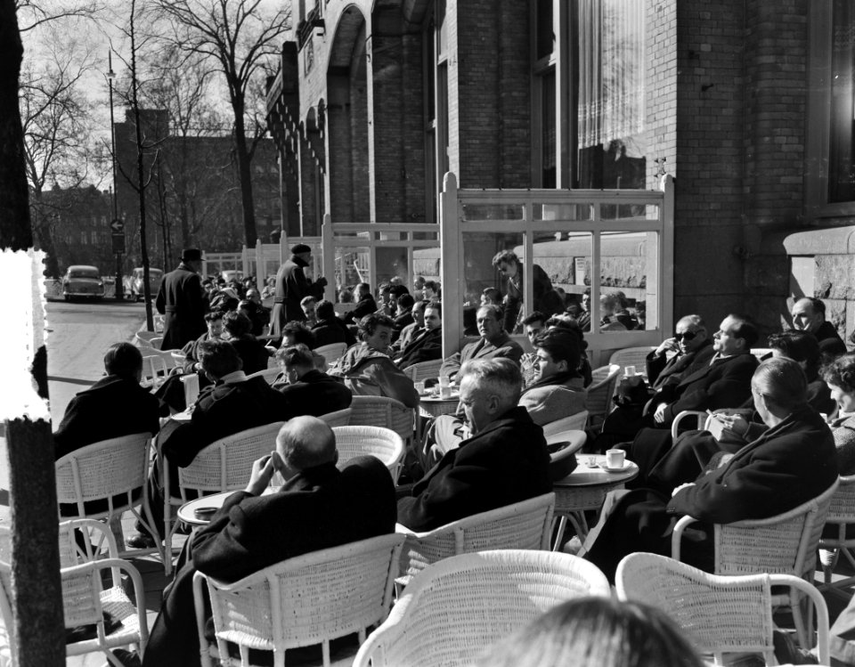 Zonnig terrasje in Amsterdam, Bestanddeelnr 907-0067