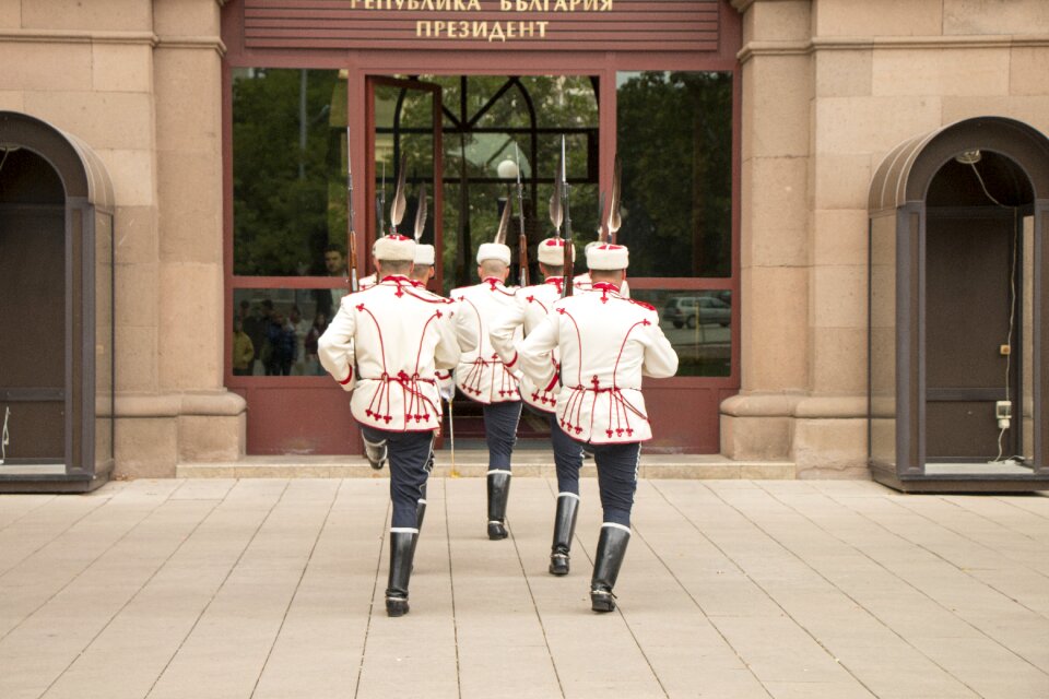 Soldiers guard exchange