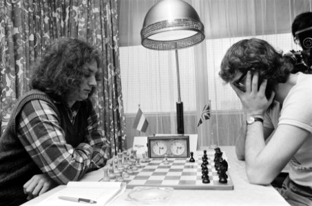 Zoneschaaktoernooi Amsterdam Timman (l) tegen Speelman, Bestanddeelnr 930-0385