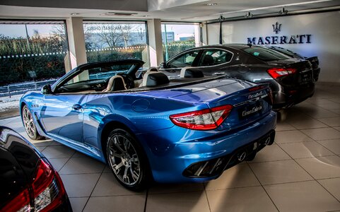 Maserati granturismo blue
