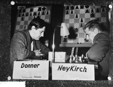 Zoneschaaktoernooi in Madrid, Donner (l) tegen Neykirch, Bestanddeelnr 911-2829