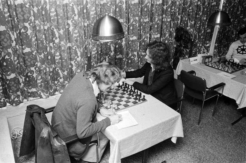 Zoneschaaktoernooi, 6e ronde (Amsterdam), Timman (r) tegen Miles, Bestanddeelnr 930-0246