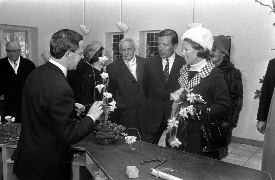 ZKH Prinses Beatrix en ZKH Prins Claus openen 20e Keukenhof te Lisse. Prinses B…, Bestanddeelnr 922-2370