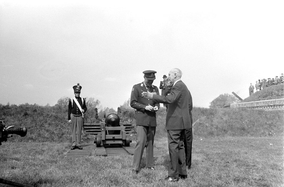 ZKH Prins Bernhard opent uitbreiding van het Vestingmuseum te Naarden Prins Bern, Bestanddeelnr 922-3867