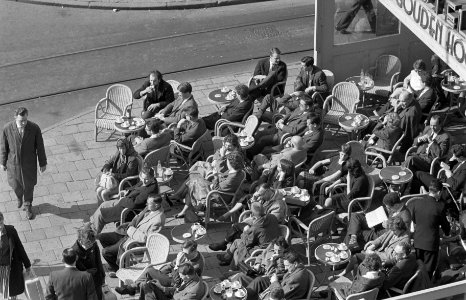 Zonnen op het Rembrandtsplein, Bestanddeelnr 912-2392 photo