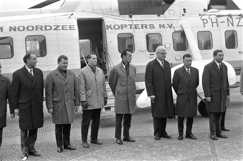 ZKH Prins Bernhard ontvangt een delegatie van Internat. Federation of Airline Pi, Bestanddeelnr 922-2365