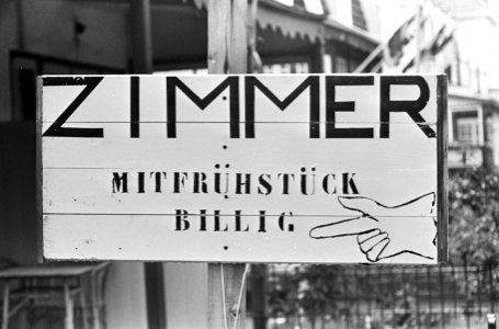 Zomer 1966 te Zandvoort, nog kamers te huur, Bestanddeelnr 919-3791