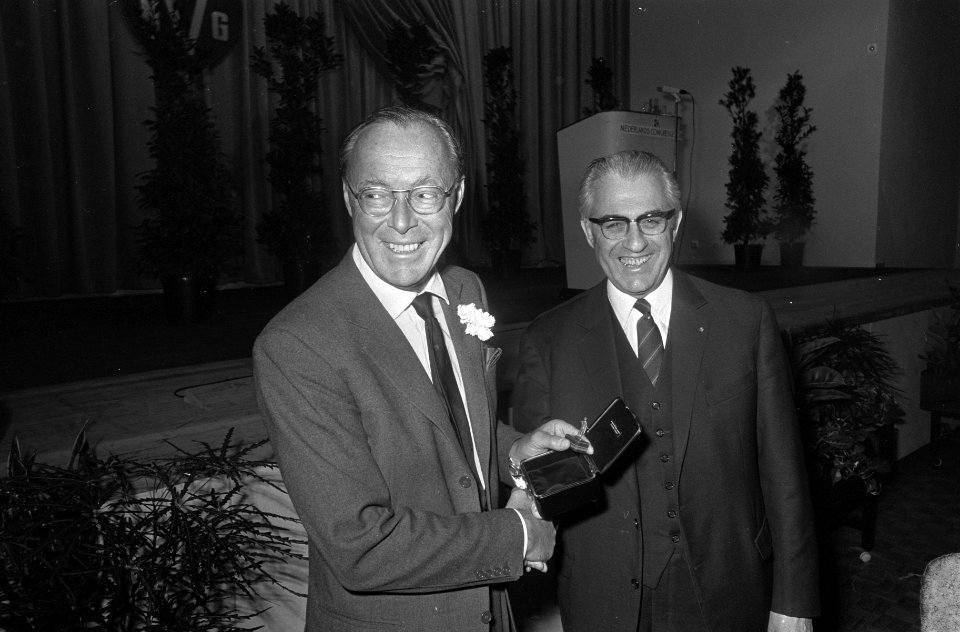 ZKH Pr. Bernhard opende de Groothandelsdag 1968 in het Nederlands Congresgebouw , Bestanddeelnr 922-2435