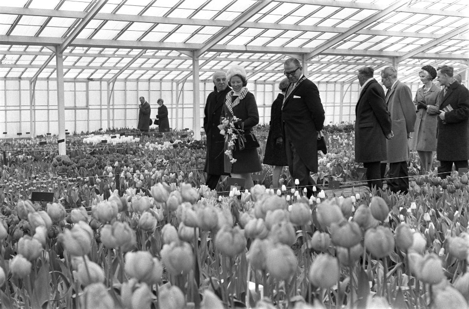 ZKH Prinses Beatrix en ZKH Prins Claus openen 20e Keukenhof te Lisse Beatrix en , Bestanddeelnr 922-2367