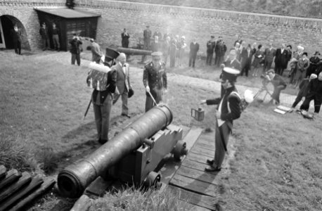 ZKH Prins Bernhard opent uitbreiding van het Vestingmuseum te Naarden Prins Bern, Bestanddeelnr 922-3866