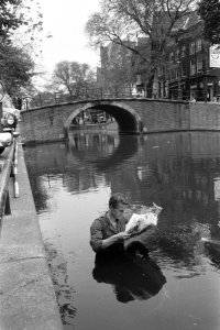 Zomerse dag in Amsterdam in de gracht, Bestanddeelnr 915-2613