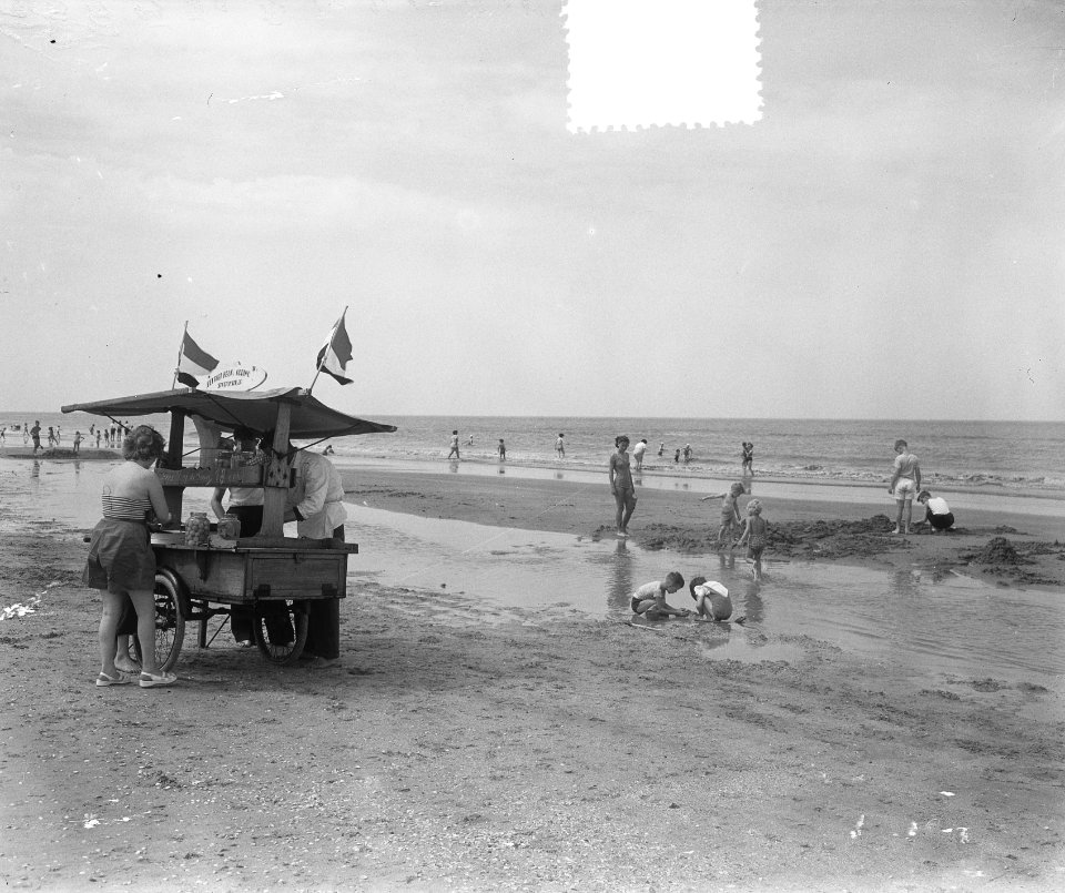 Zomerplaatjes op het strand langs de Noordzeekust, Bestanddeelnr 905-8096
