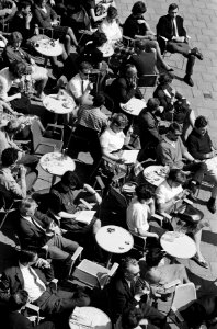 Zomerse dag op de Amsterdamse terrasjes, Bestanddeelnr 915-1337