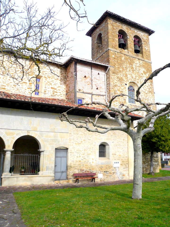 Zuazo de Vitoria - Iglesia de San Esteban 04