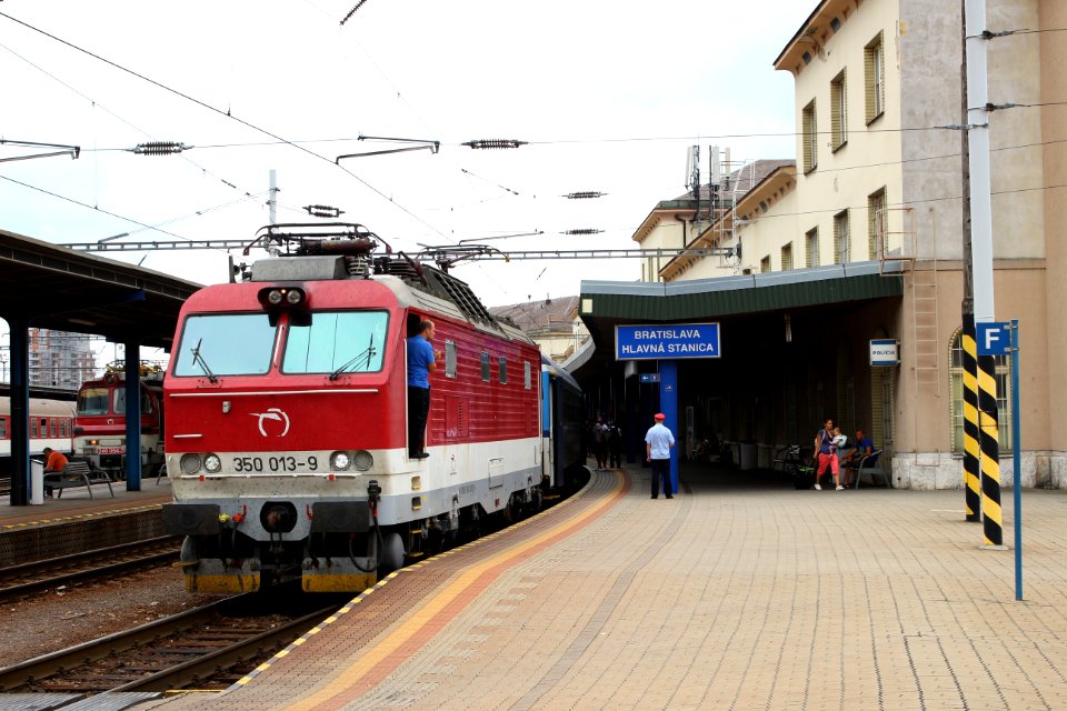 ZSSK 350 013 - 9 - Bratislava Hl. St