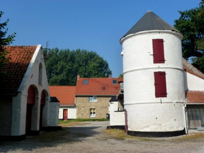 Zouafques (Pas-de-Calais, Fr) pigeonnier de la ferme de Wolphus