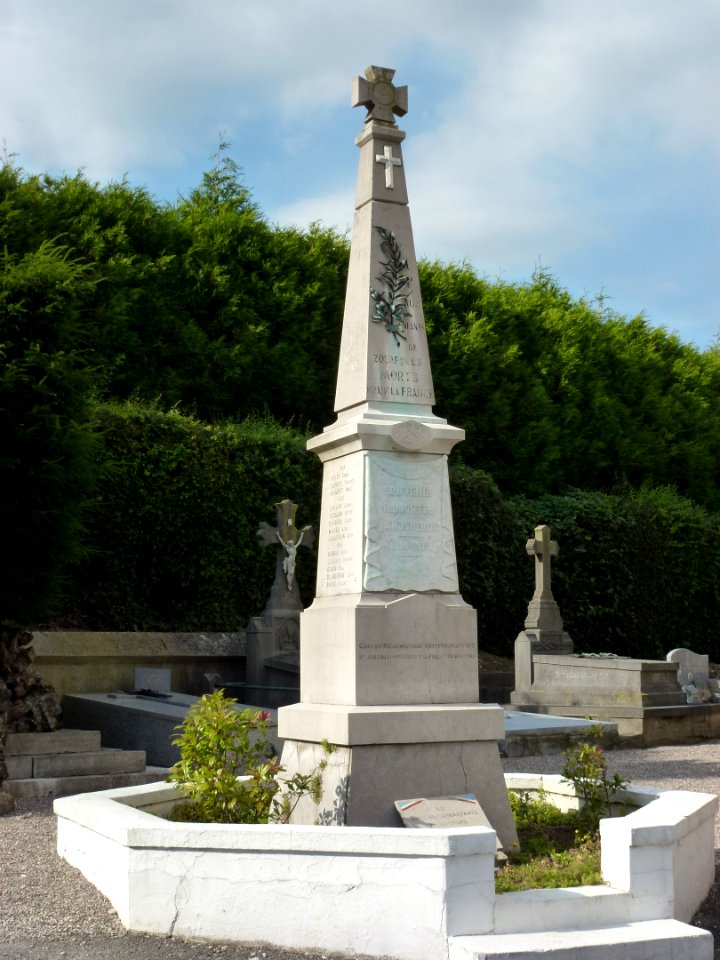 Zouafques (Pas-de-Calais, Fr) monument aux morts