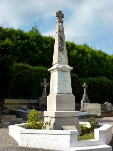 Zouafques (Pas-de-Calais, Fr) monument aux morts