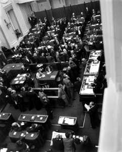 Zitting van de Tweede Kamer , overzicht met mr Burger (PvdA) aan het woord, Bestanddeelnr 910-0394