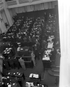 Zitting van de Tweede Kamer , overzicht met mr Burger (PvdA) aan het woord, Bestanddeelnr 910-0393