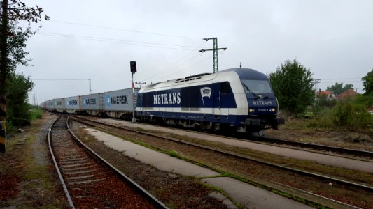 Zlatna na Ostrove Metrans train