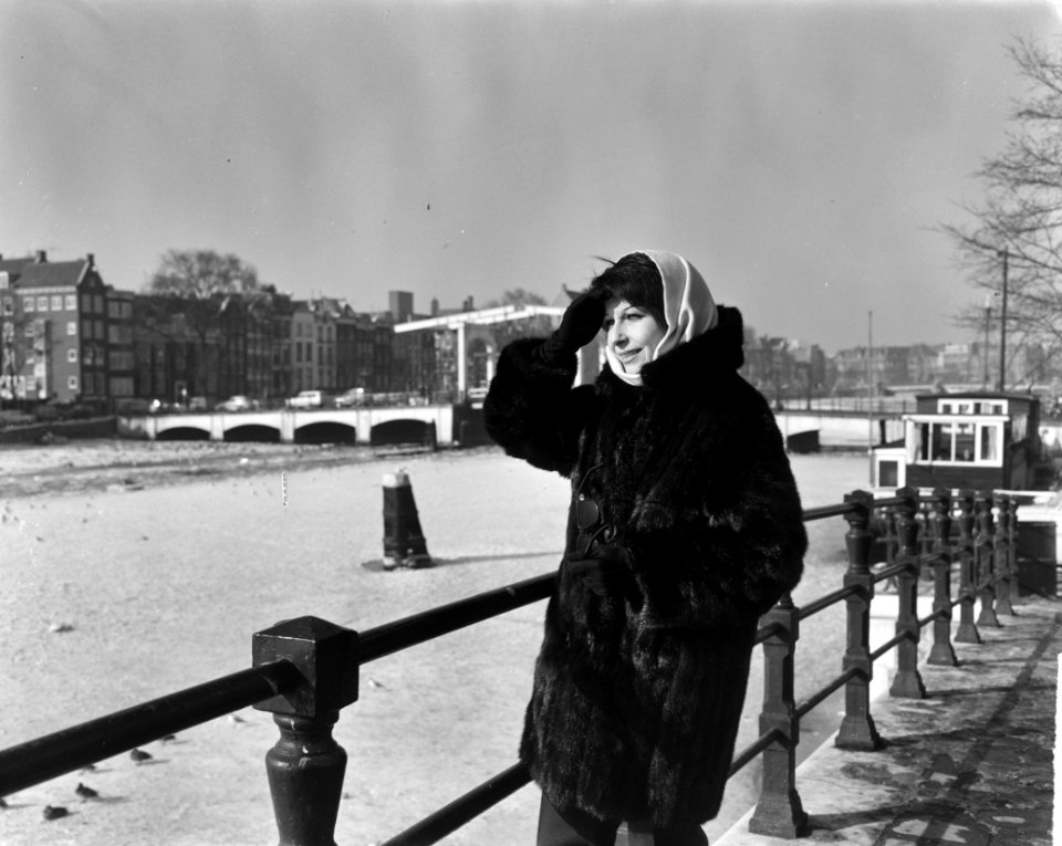 Zizi Jeanmaire in Amsterdam langs de Amstel, Bestanddeelnr 914-8725