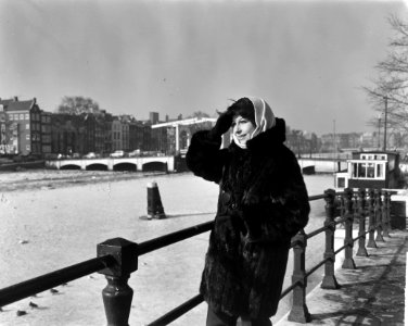 Zizi Jeanmaire in Amsterdam langs de Amstel, Bestanddeelnr 914-8725