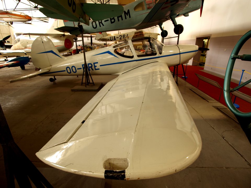 Zlin Z-22 Junák (OO-FRE) pic2