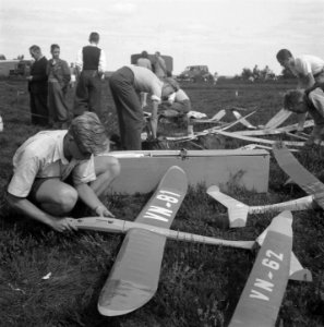 Zweefvliegen te Velp. Modellen, Bestanddeelnr 902-9520