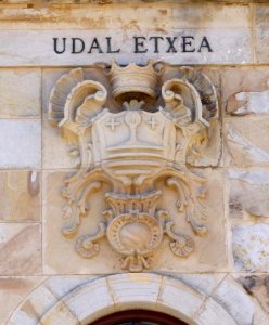 Zumarraga - Plaza de Euskadi, Ayuntamiento 3