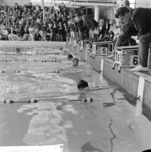 Zwemkampioenschappen te Emmen, finish 200 meter schoolslag onder de 16 jaar, Bestanddeelnr 918-0515