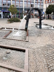 Zwei-Welten-Brunnen (Merseburg)-3
