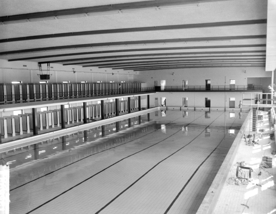 Zwembad 15 juni opening 50m bad Interieur, Bestanddeelnr 912-5892